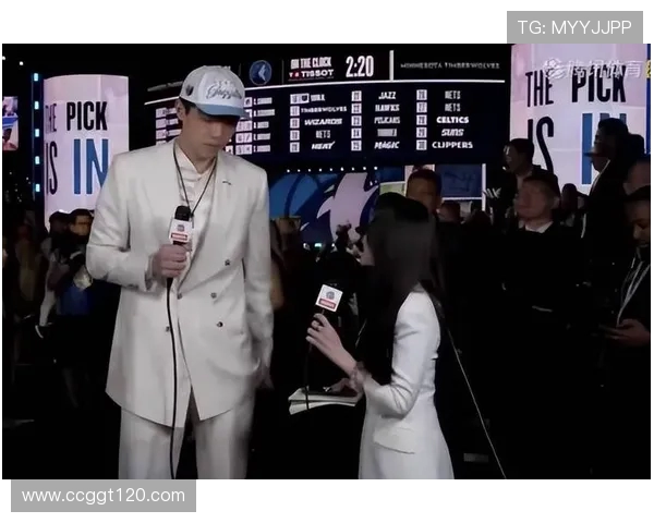 女友远赴美国陪伴成杨瀚森坚强后盾助力事业与心态双丰收